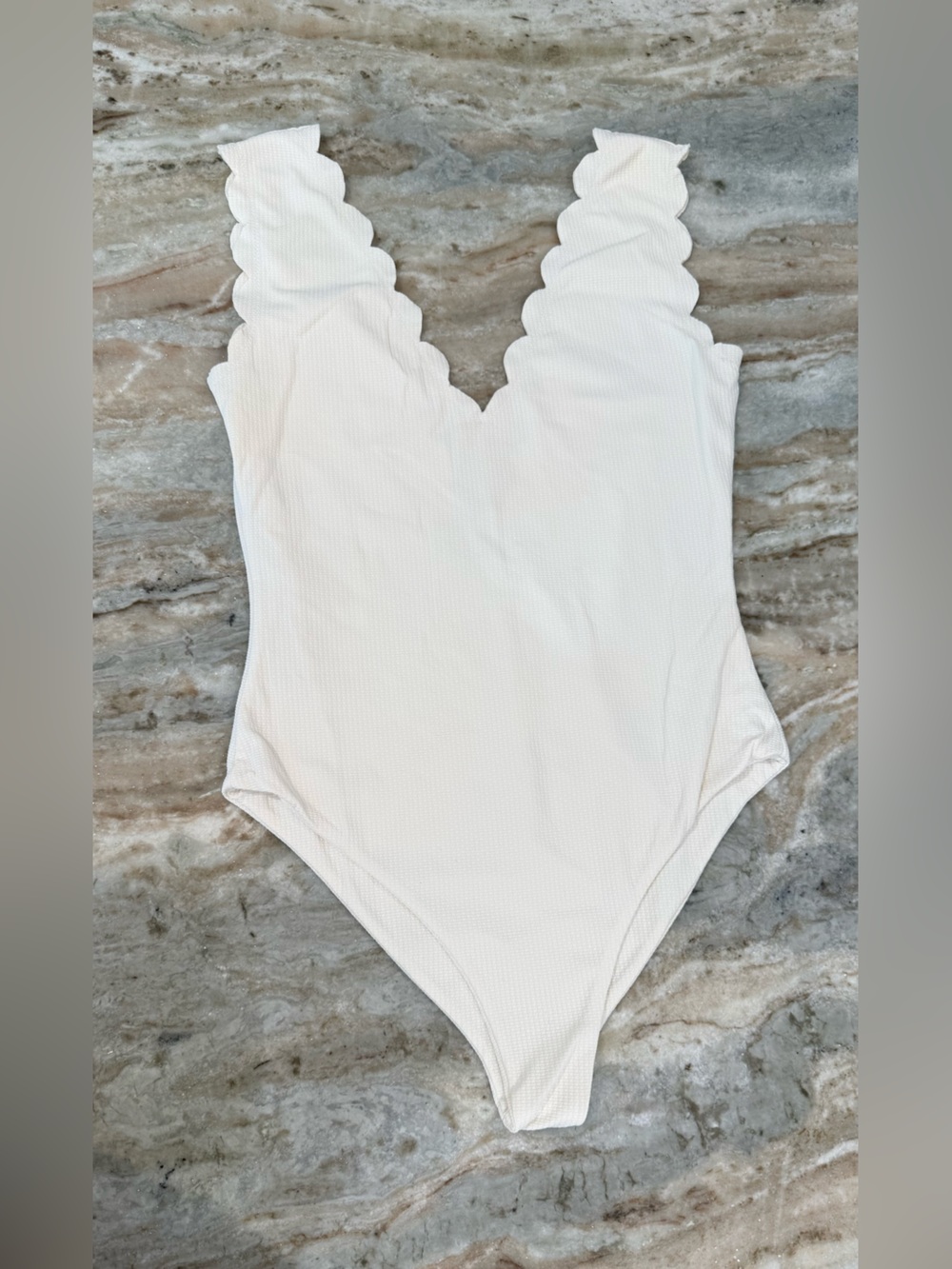 Women’s MARYSIA Swim Scalloped cream one piece swimsuit- Size Large - Picture 5 of 6